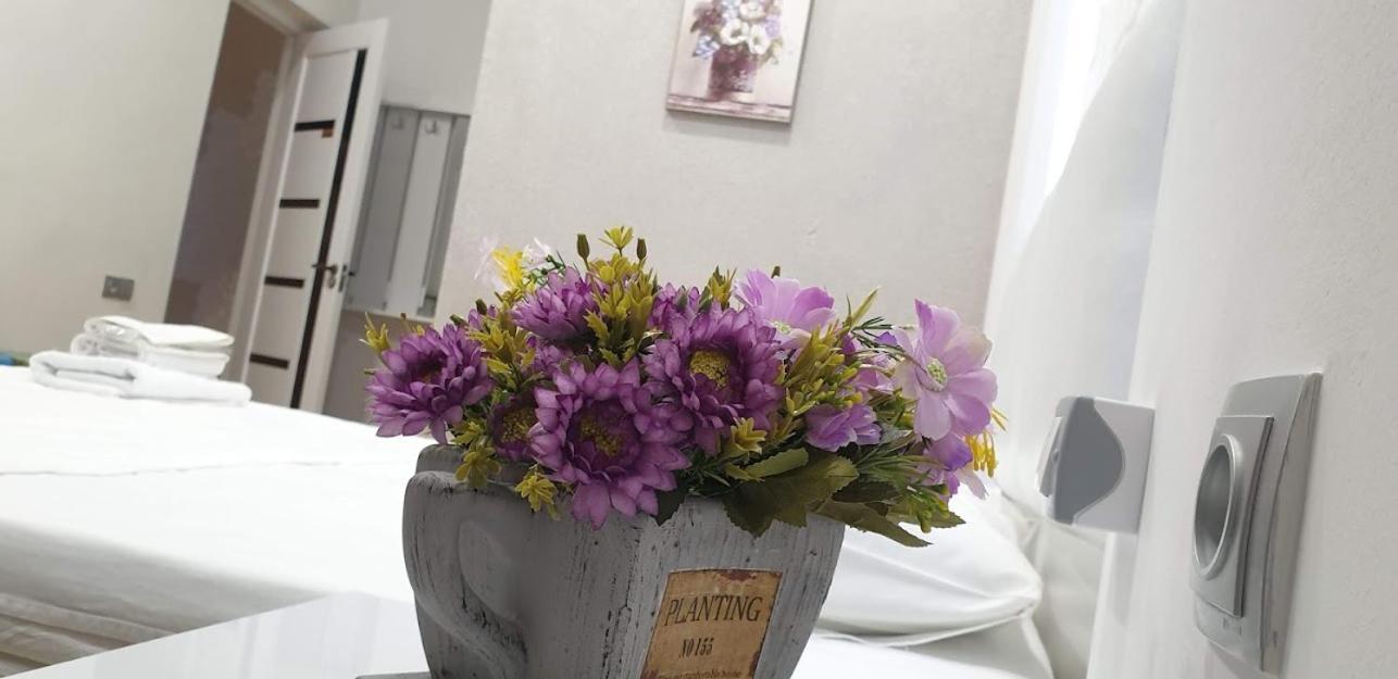 Euphoria Mariam Hostel Tbilisi Bagian luar foto