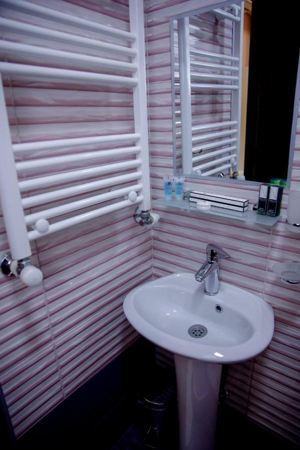 Euphoria Mariam Hostel Tbilisi Bagian luar foto